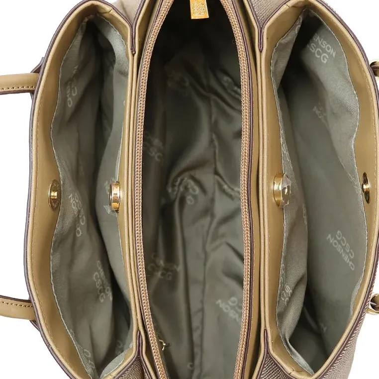 Interior da bolsa Chenson Clássico Chic com três compartimentos e forro verde oliva